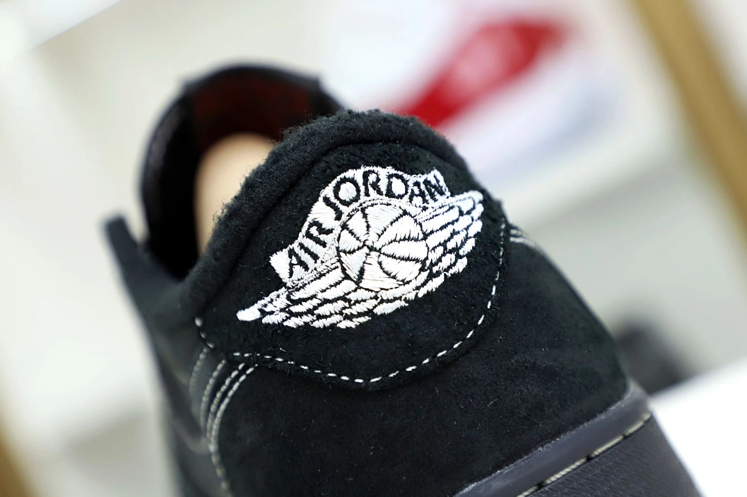 SCOTT 1 LOW TRAVIS OG PHANTOM” X “BLACK JORDAN NIKE AIR 0820